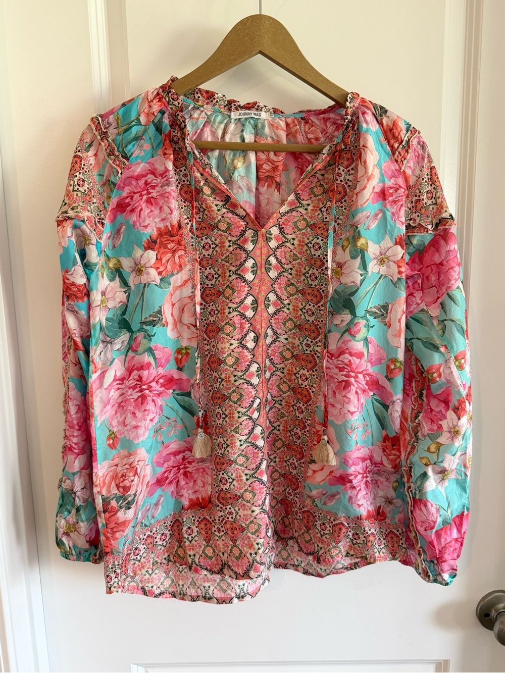 Johnny Was - 100% silk Rose Narcisa Blouse - Picture 4 of 14